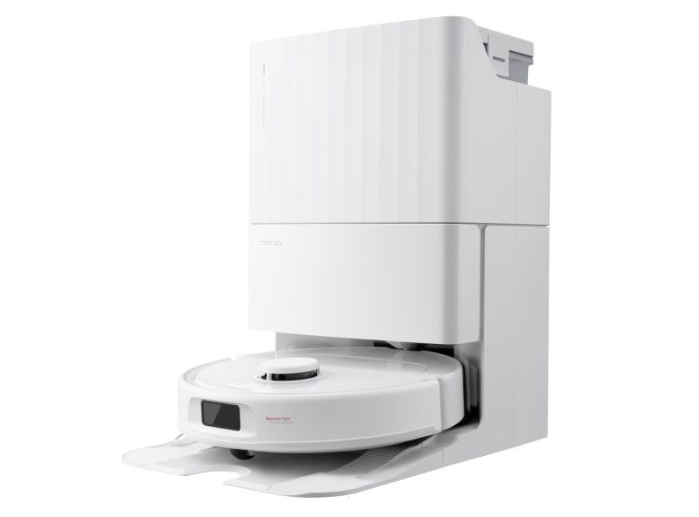 Valkoinen Roborock Qrevo S robotti-imuri telineessä